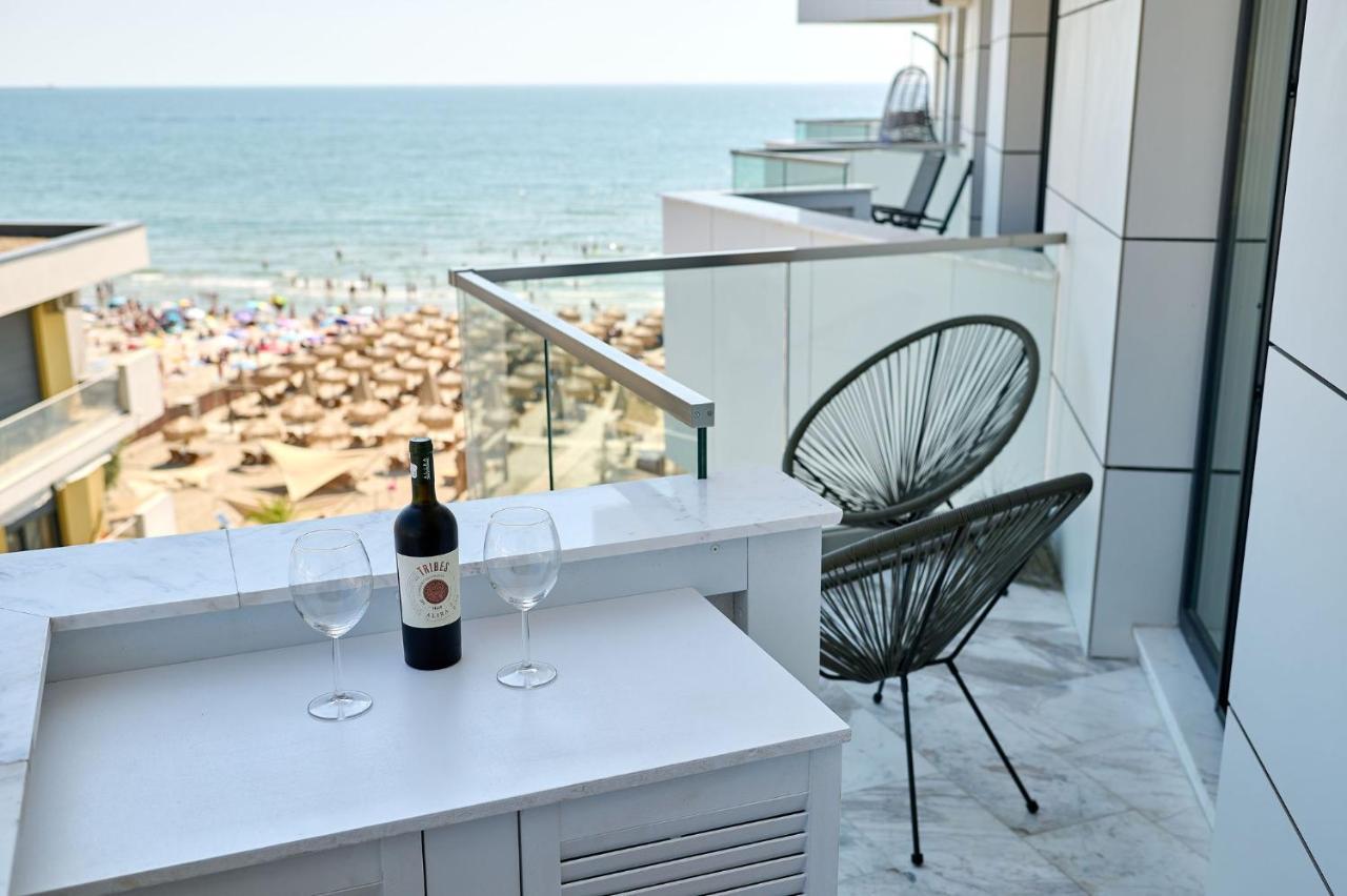 Beach Side Heaven Apartment In Infinity Beach Resort - Parking Mamaia Eksteriør billede